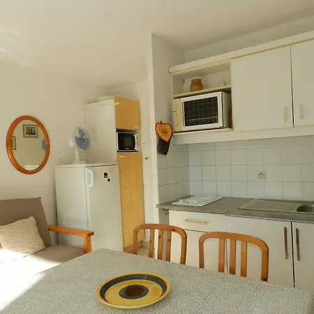Le Lavandou, 2 Pieces, 5 Personnes - Fr-1-251-686 * Le Lavandou