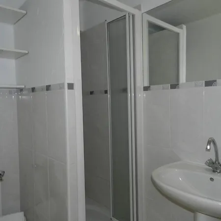 Le Lavandou, 2 Pieces, 5 Personnes - Fr-1-251-686 Apartment