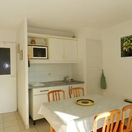 Le Lavandou, 2 Pieces, 5 Personnes - Fr-1-251-686 Apartment Le Lavandou